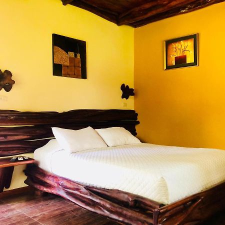 Hosteria Tierra Dorada Yantzaza Kültér fotó