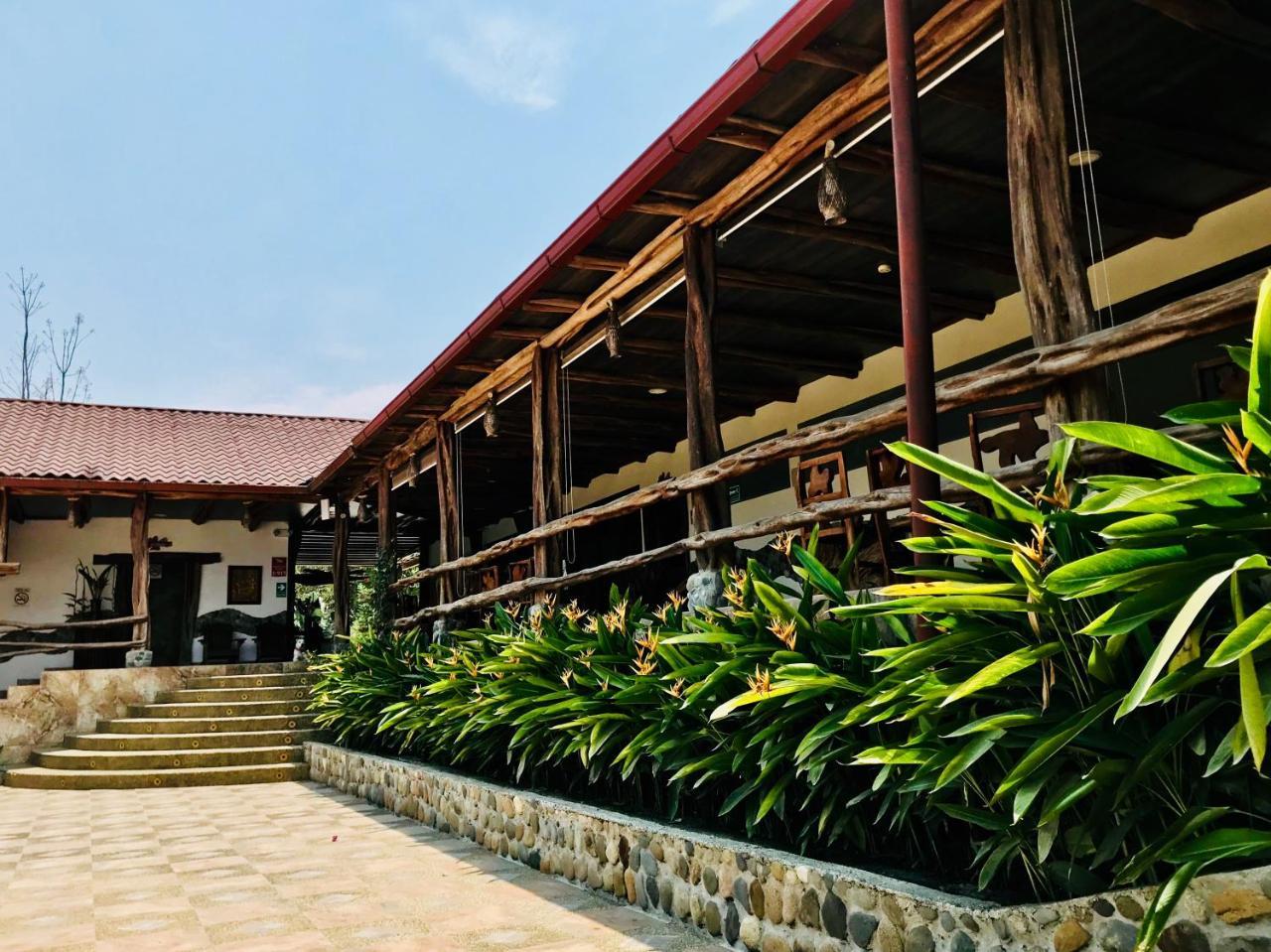 Hosteria Tierra Dorada Yantzaza Kültér fotó
