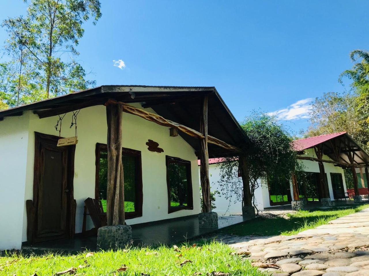 Hosteria Tierra Dorada Yantzaza Kültér fotó