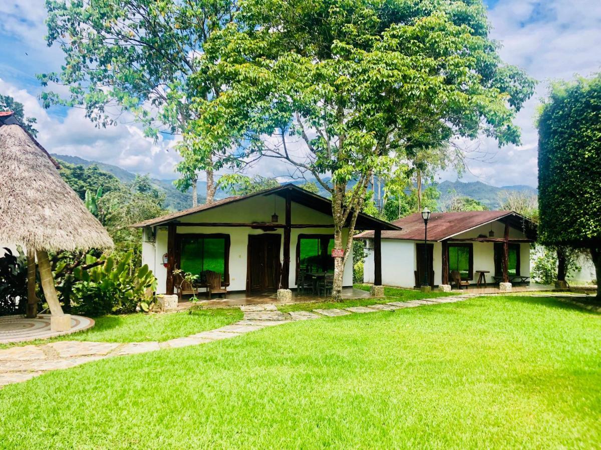 Hosteria Tierra Dorada Yantzaza Kültér fotó